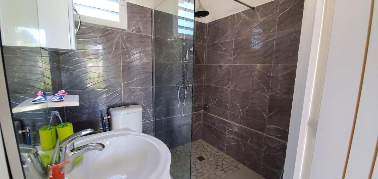 Bungalow Habitation Monrepos เบย์-มาโอลต์ ภายนอก รูปภาพ